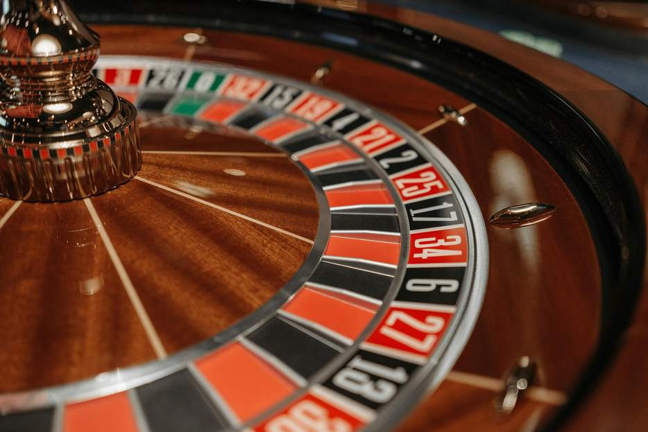 Winstler Casino Bonuses vs Competitor: Who Offers More?
